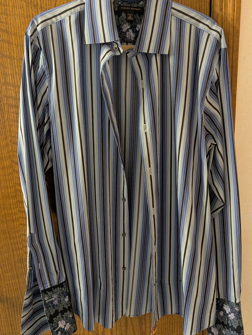 Banana Republic Men’s Blue and White Multi-Stripe Dress Shirt